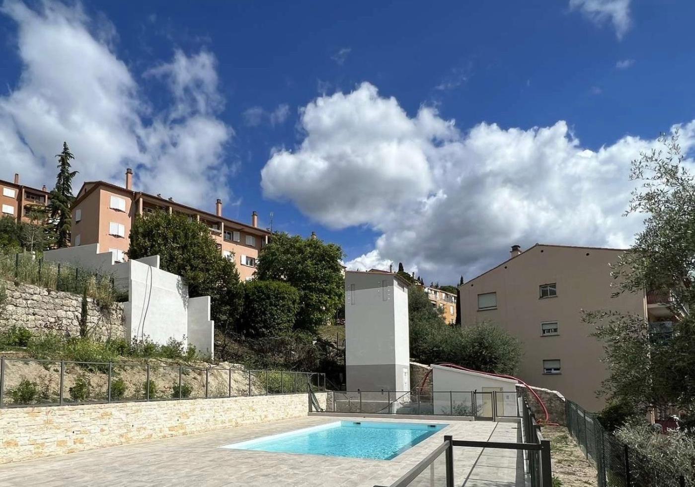 Roses Marine 205 * Grasse